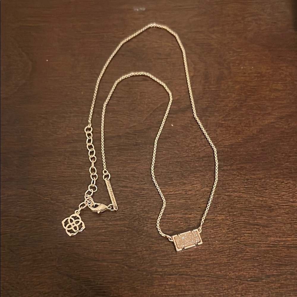 Kendra Scott rose gold necklace